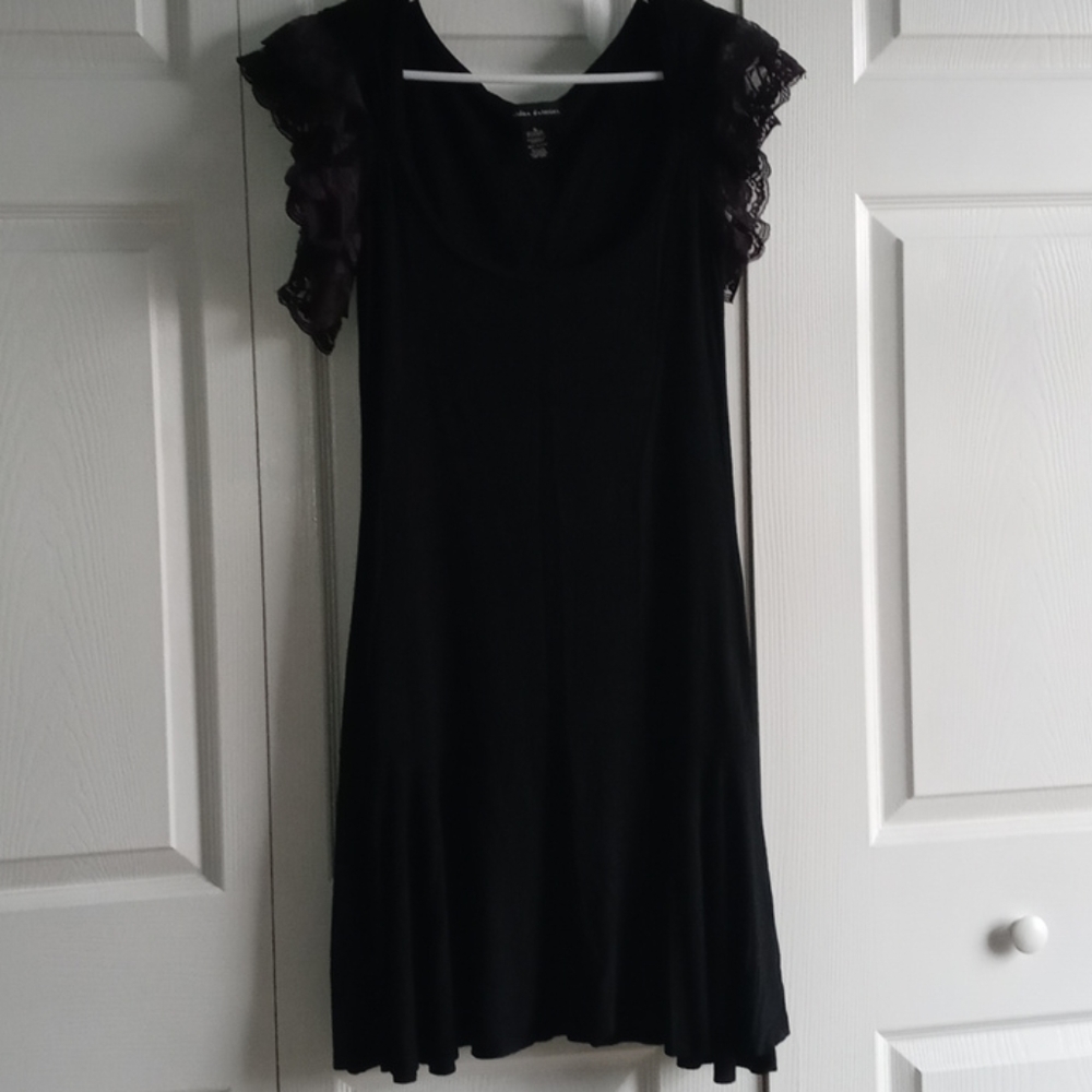Black flowy w/ lace ruffled sleeve dress sz M